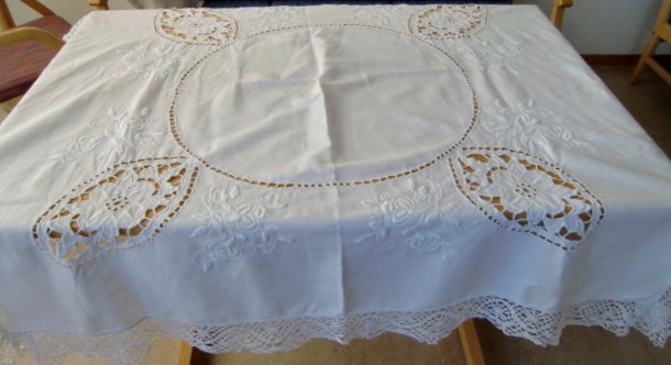 M789M Fabulous magnificent white stitching embroidery tablecloth from the 1920s